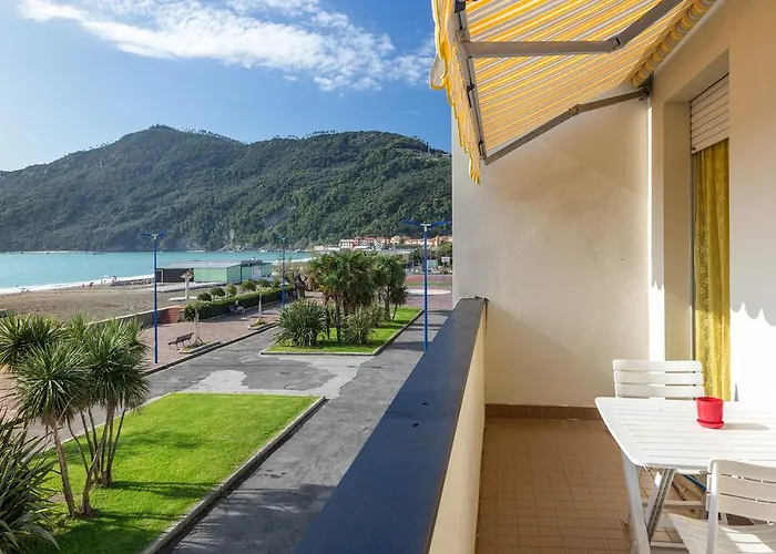Riva Al Mare Flat